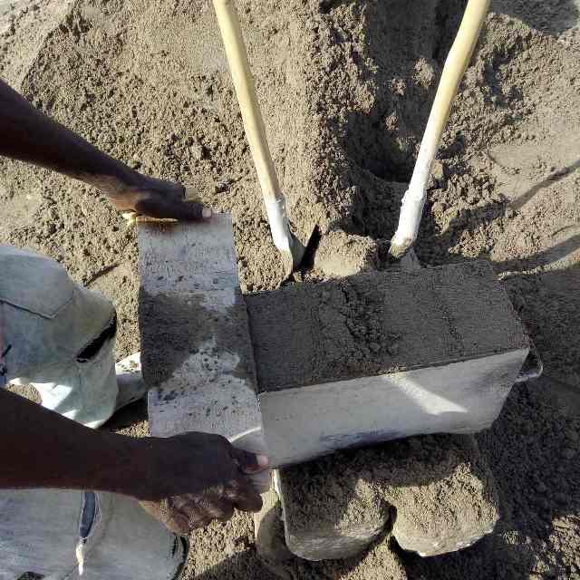Moulage brique ciment